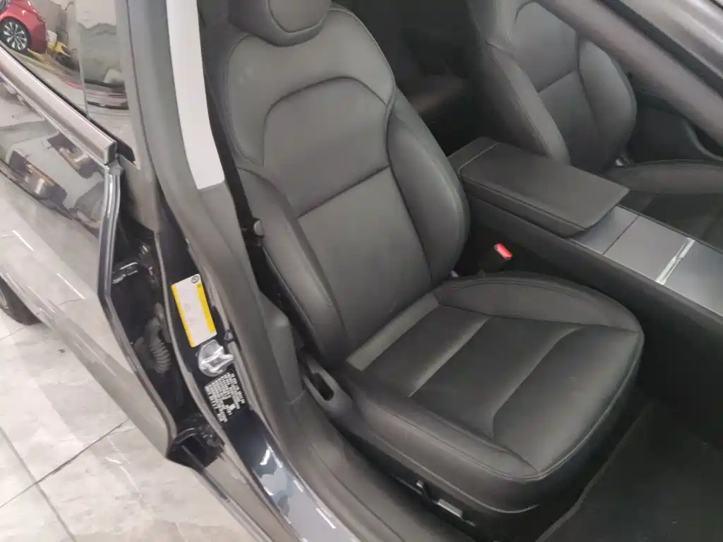 Фото 25 - Tesla Model 3