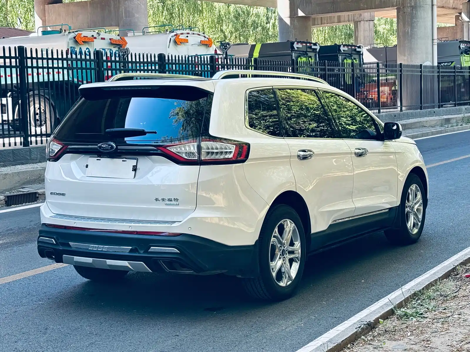 Фото 6 - Ford Edge