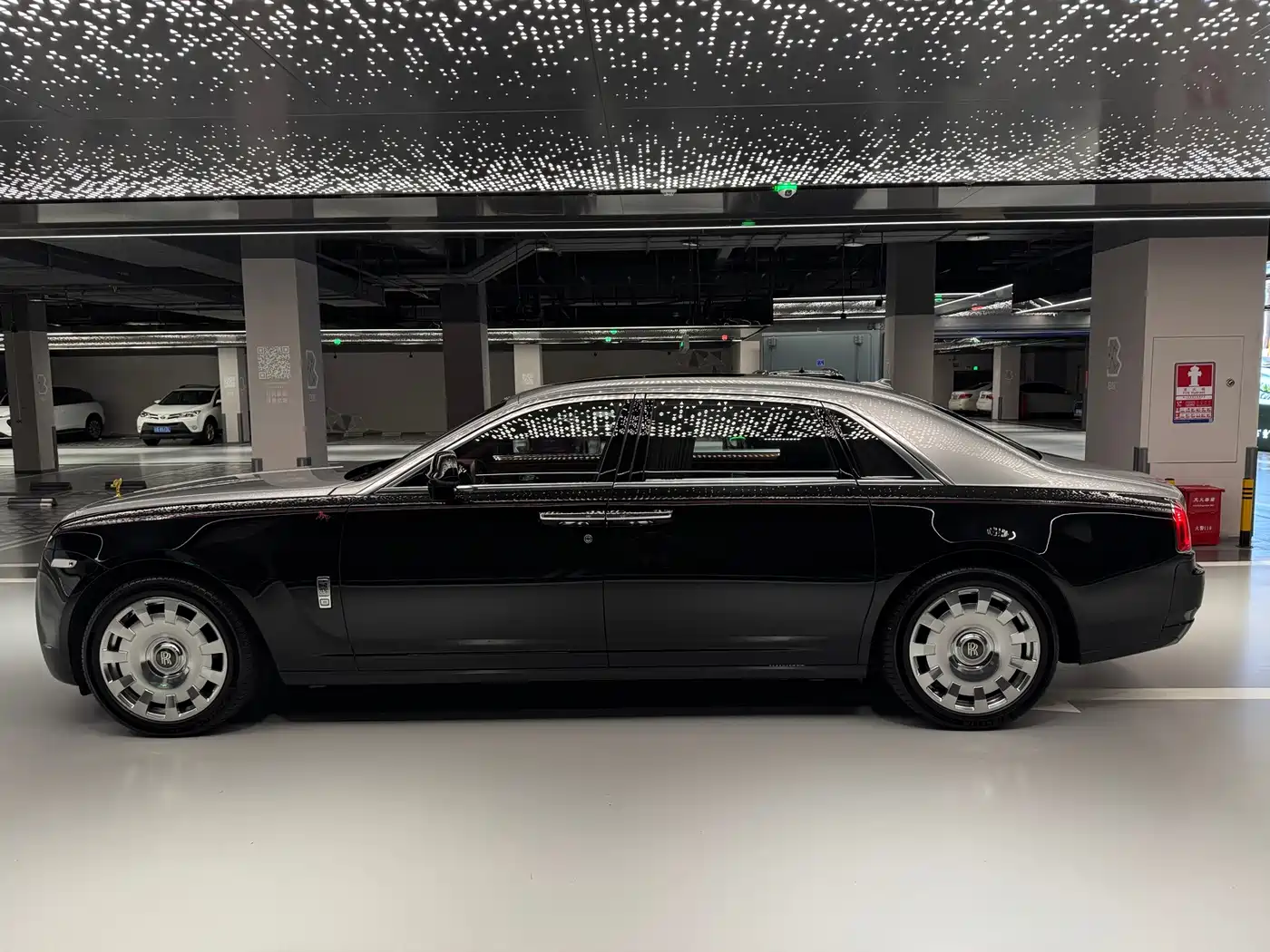 Rolls-Royce Ghost 2014 2014 6.6T Extended Edition
