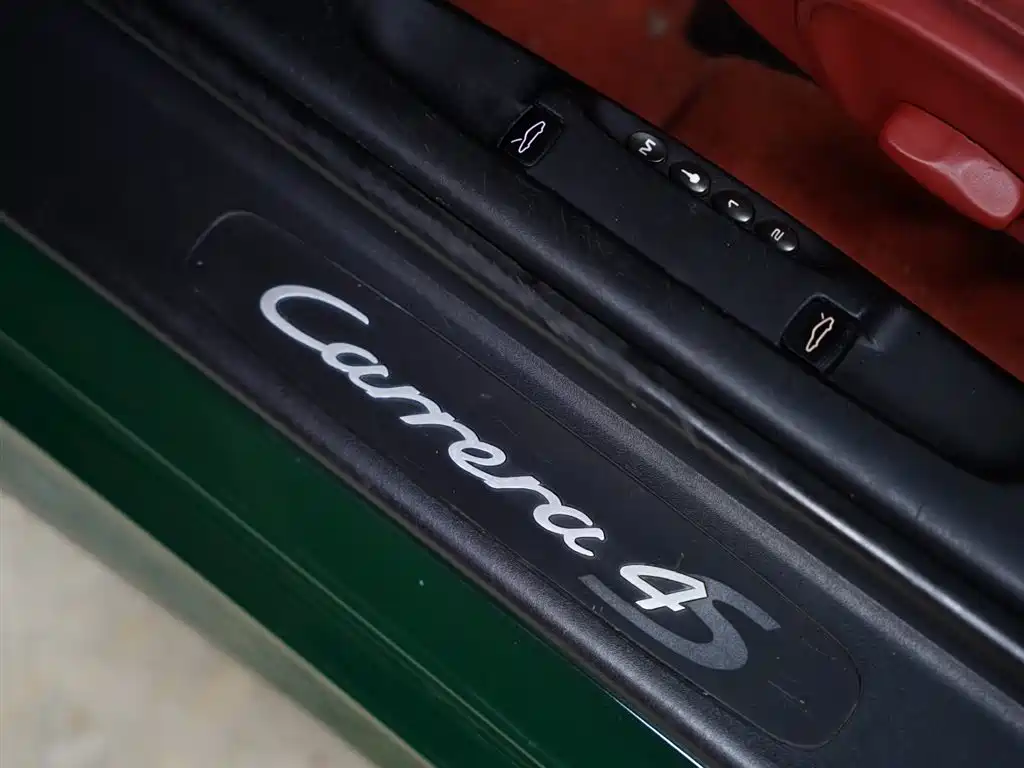 Porsche 911 2004 Carrera S Coupe 3.6L фото 32