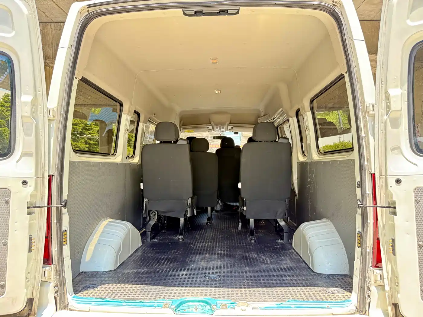 SAIC Maxus Xintu V80 2024 2024 Aoyun 6AMT Long Wheelbase Medium Roof 147Ps 6/7/8/9-seater