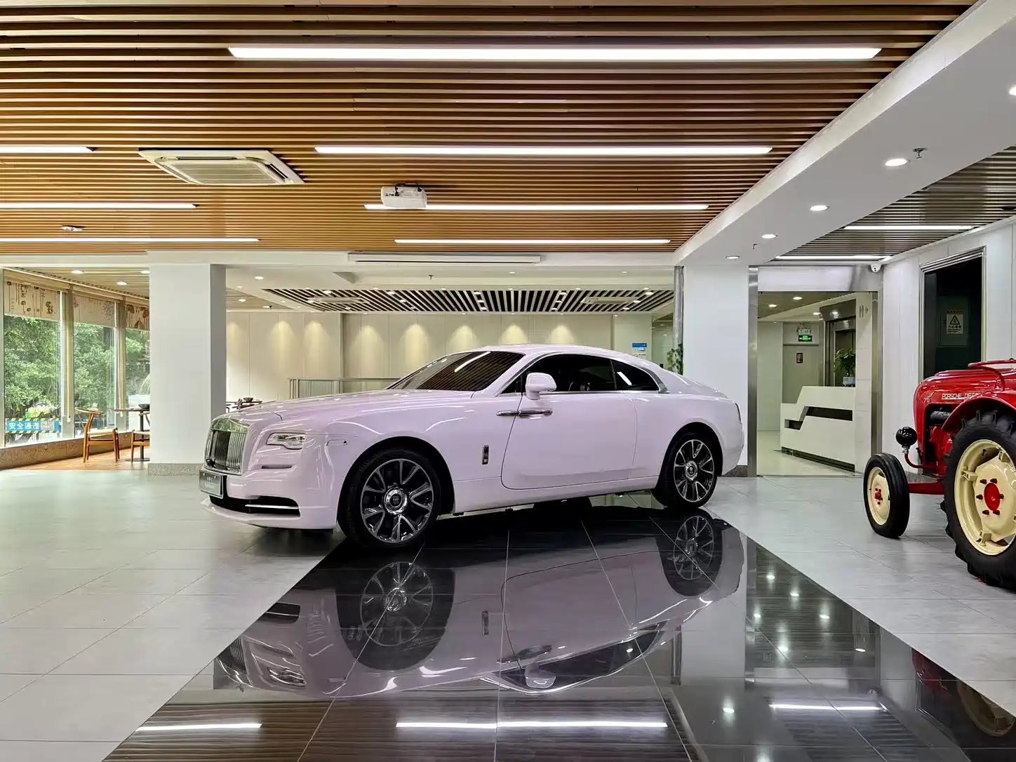 Фото 1 - Rolls-Royce Wraith