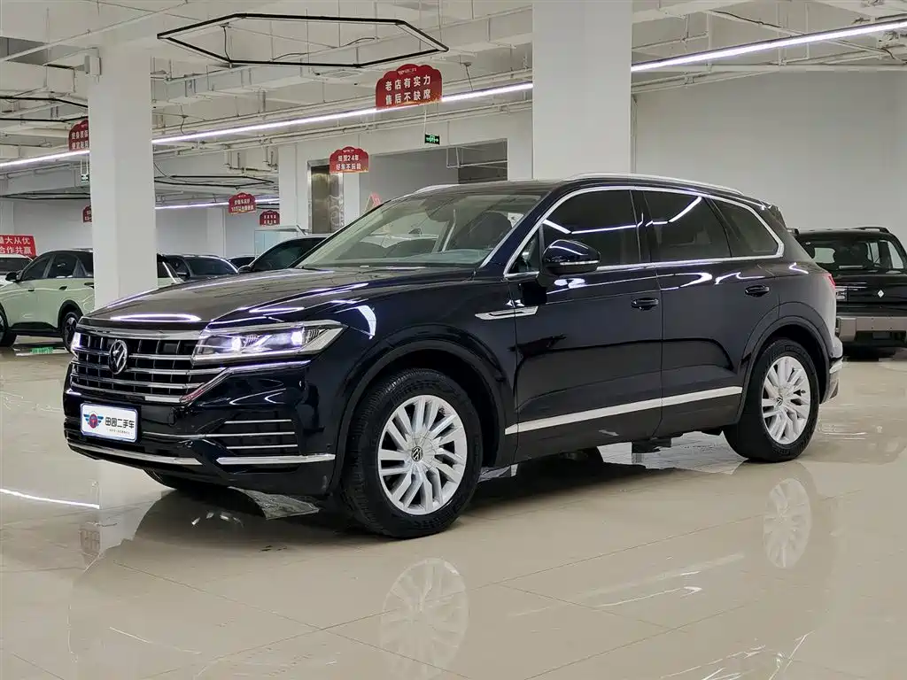 VOLKSWAGEN TOUAREG