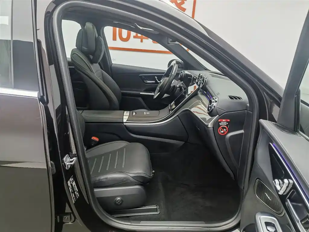 Mercedes-Benz GLC 2023 GLC 260 L 4MATIC Sport 5-seater фото 23