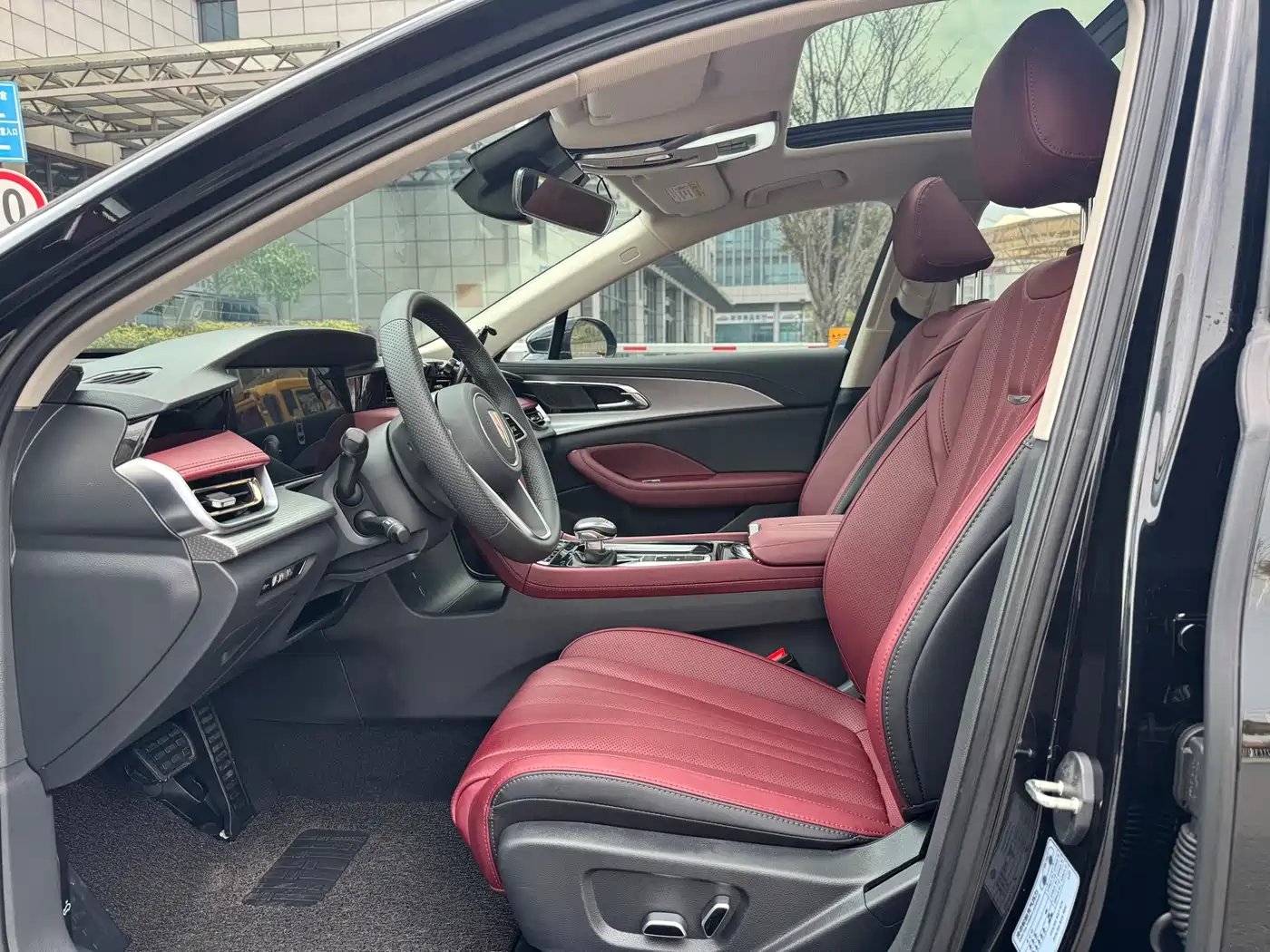 Hongqi H5 2024 1.5T DCT Smart Connect Flag Rhythm Edition фото 10