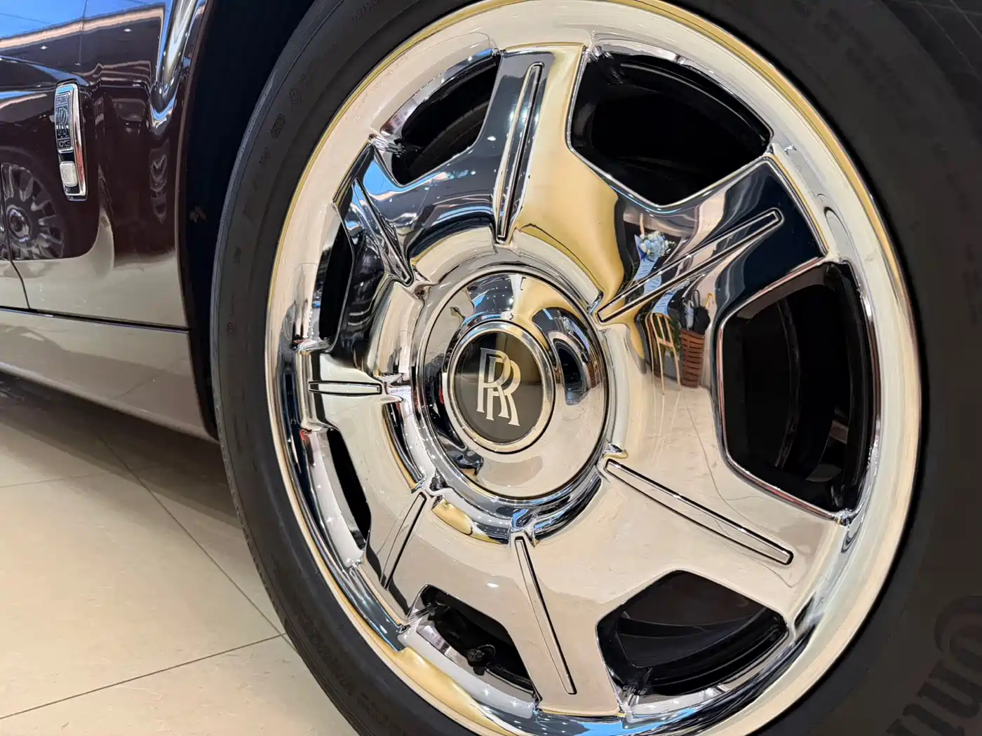 Фото 8 - Rolls-Royce Phantom
