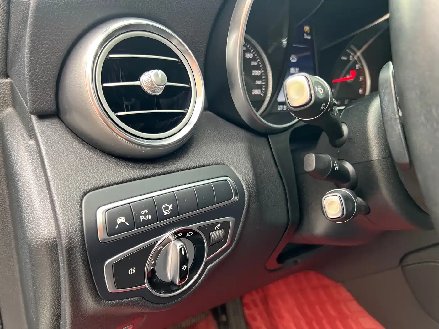 Mercedes-Benz GLC 2017 GLC 300 4MATIC Dynamic фото 16