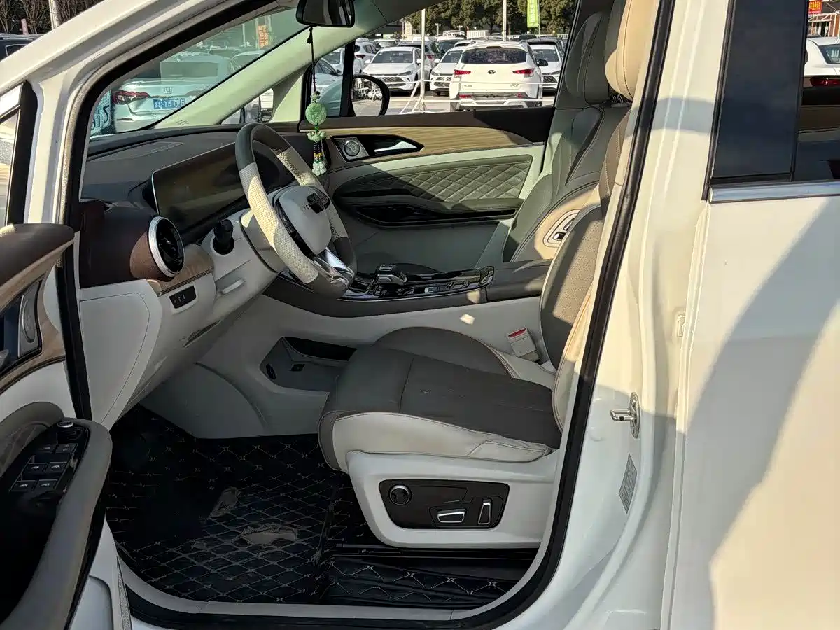 DONGFENG POPULAR YACHTS