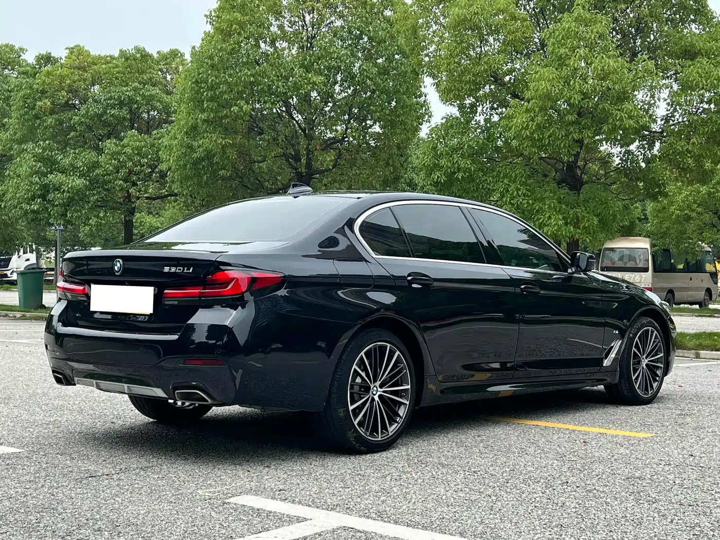 BMW 5 Series 2023 530Li Leading M Sport Package фото 17