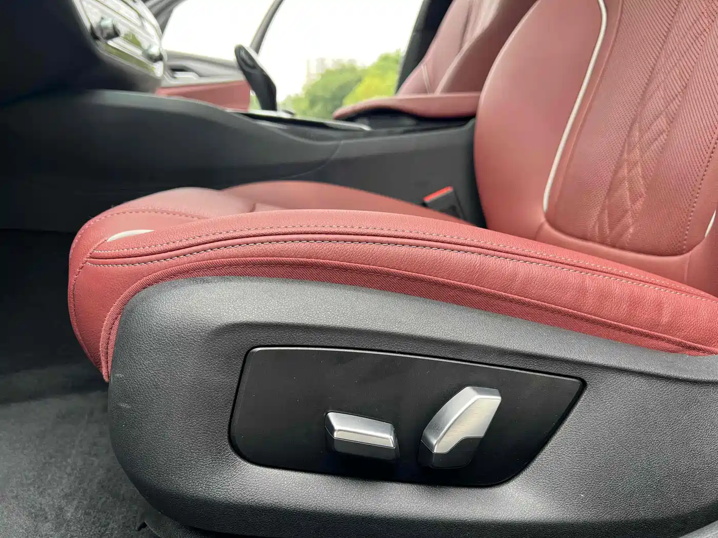 BMW 5 Series 2023 530Li Leading M Sport Package фото 11