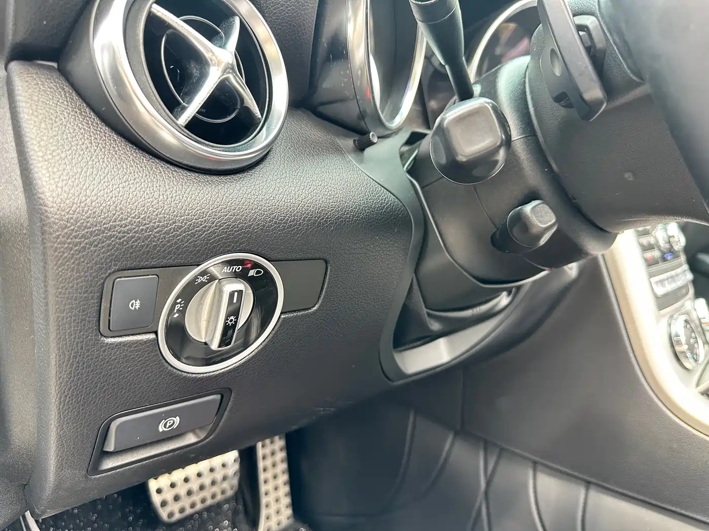 Mercedes-Benz SLK-Class 2011 SLK 200 Fashion фото 9