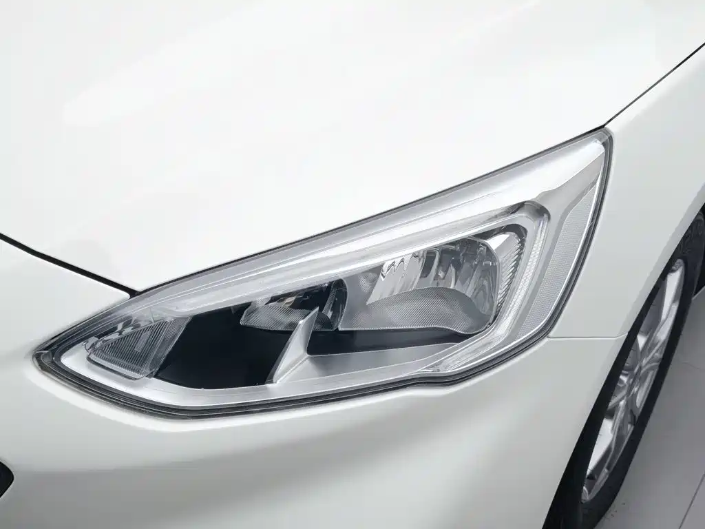Фото 7 - Ford Focus