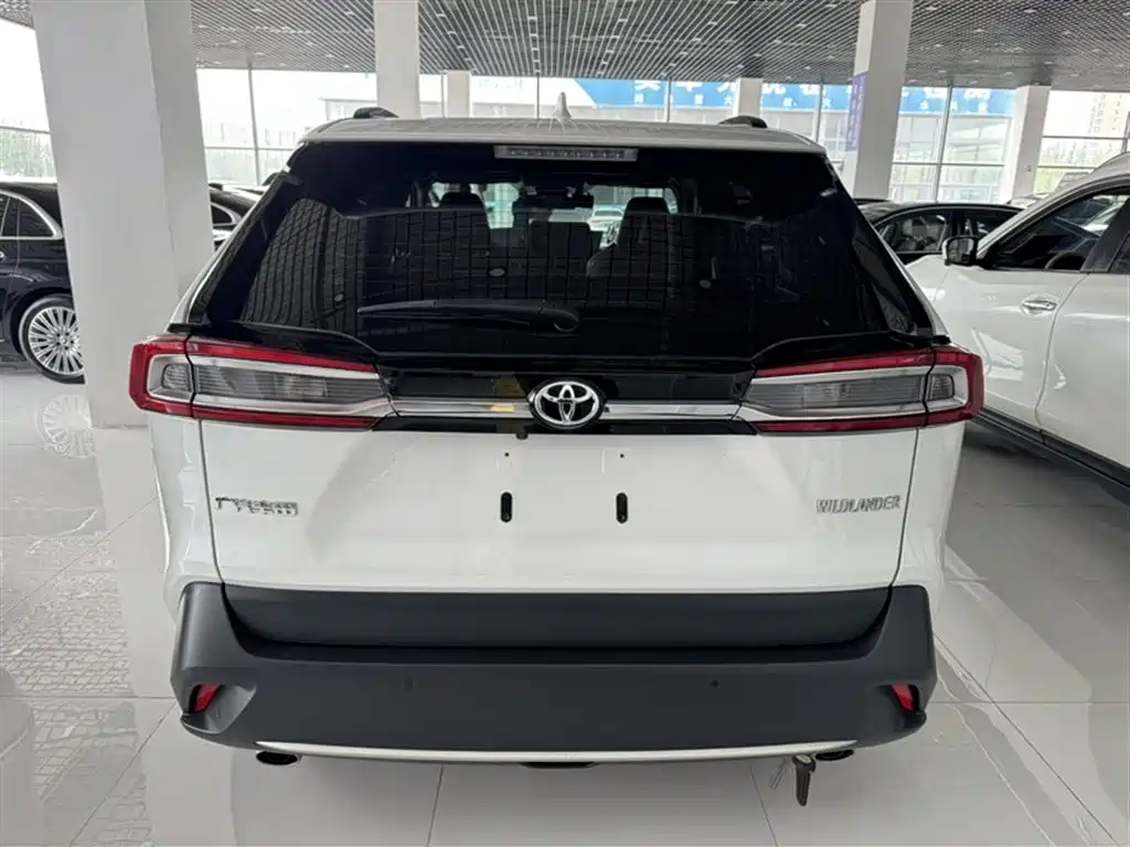 Toyota Wildlander 2023 2.0L CVT FWD Luxury PLUS фото 11