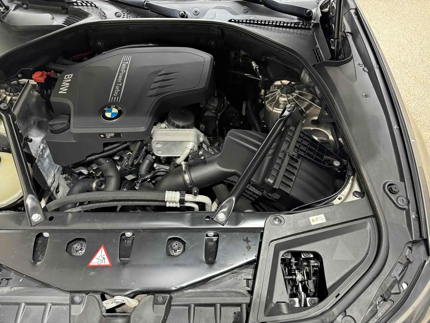 BMW 5 Series 2014 525Li Leading фото 38