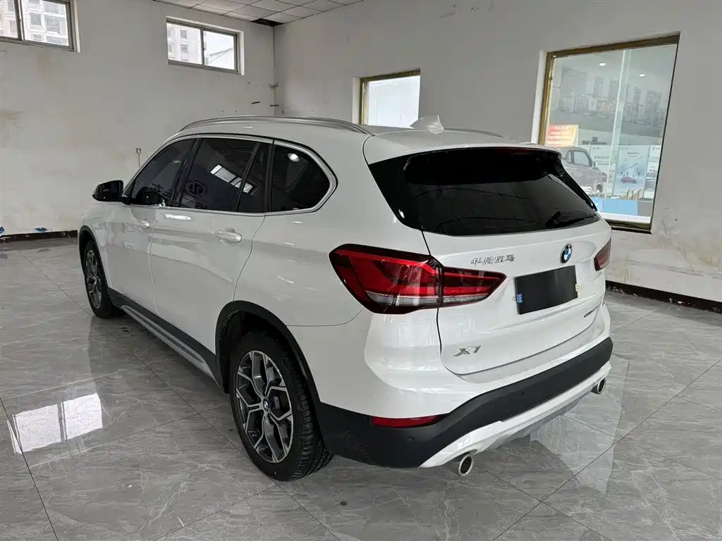 BMW X1 2022 sDrive20Li Fashion фото 6