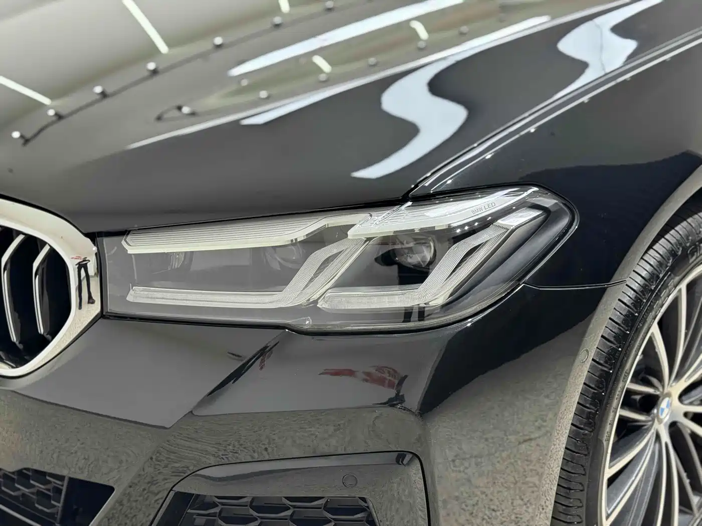 BMW 5 Series 2023 530Li Leading M Sport Package фото 7