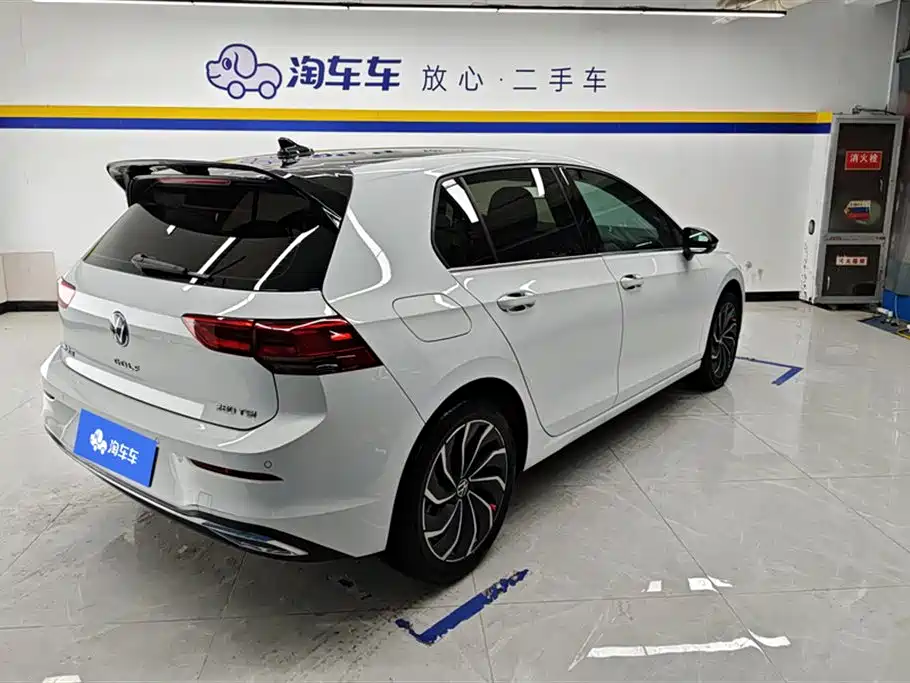 Volkswagen Golf 2023 Facelift 280TSI DSG Pro фото 3