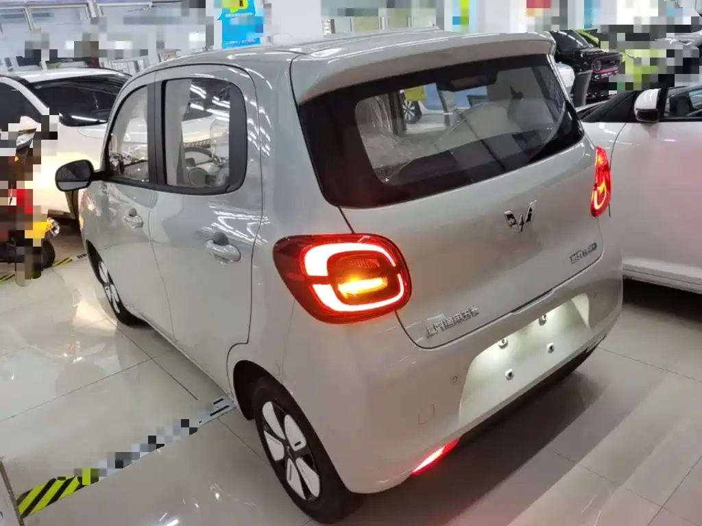 Wuling Motors Hongguang MINIEV 2025 4-Door Advanced 5