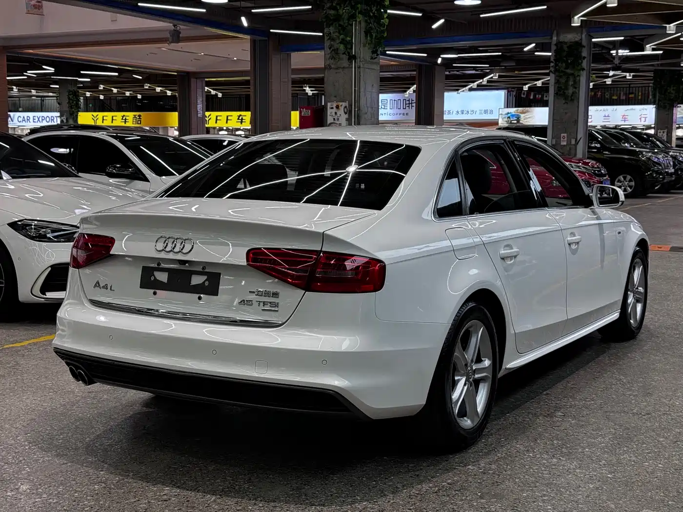 Audi A4L 2015 45 TFSI quattro Individual Sport фото 4