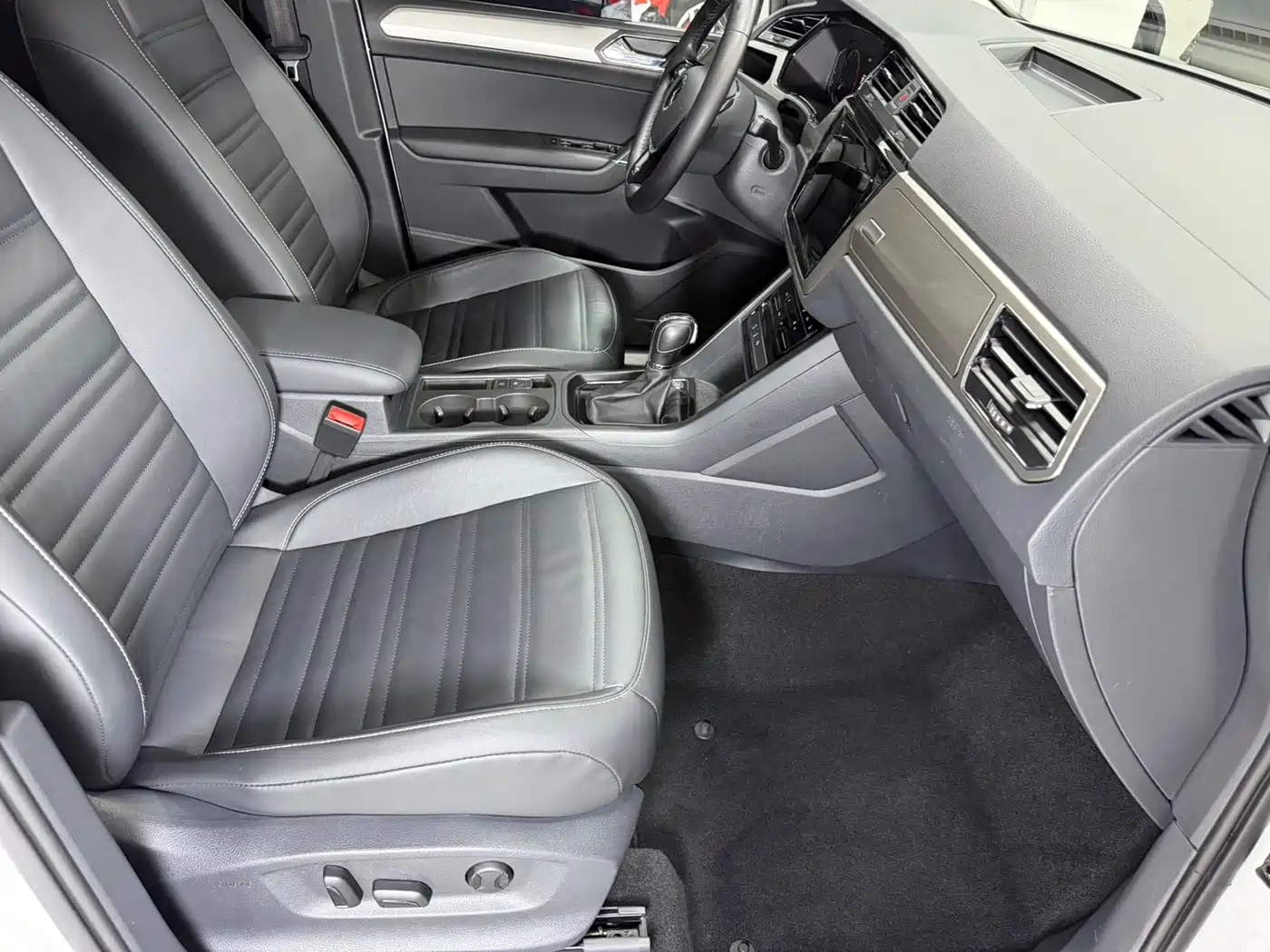 Volkswagen Touran 2022 Touran L 280TSI DSG Frontier Edition 7-seater фото 18