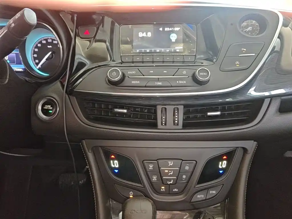 Buick Envision Plus 2017 20T FWD Premium фото 13