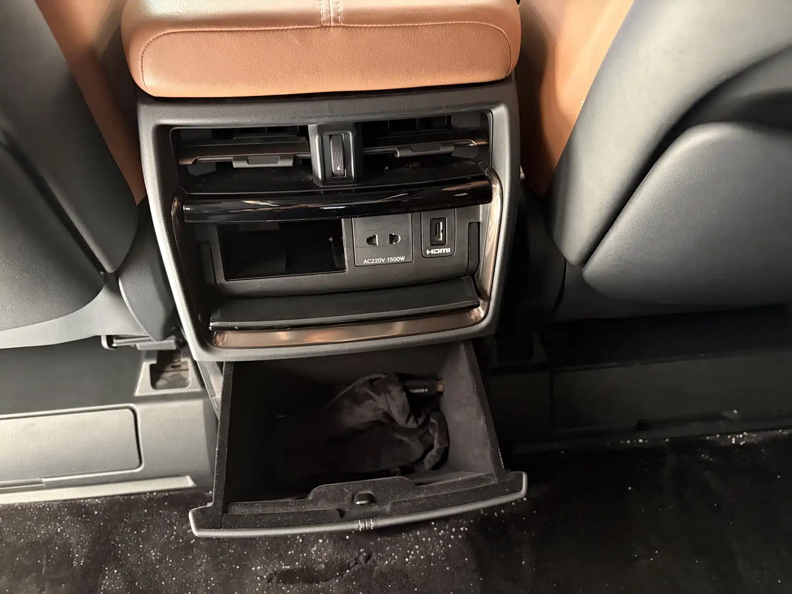 Фото 18 - Toyota Vellfire