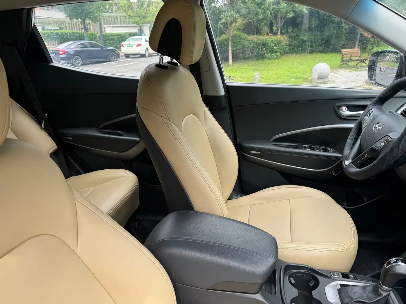 Hyundai Santa Fe 2013 Model 2.4L Automatic 2WD Comfort фото 9
