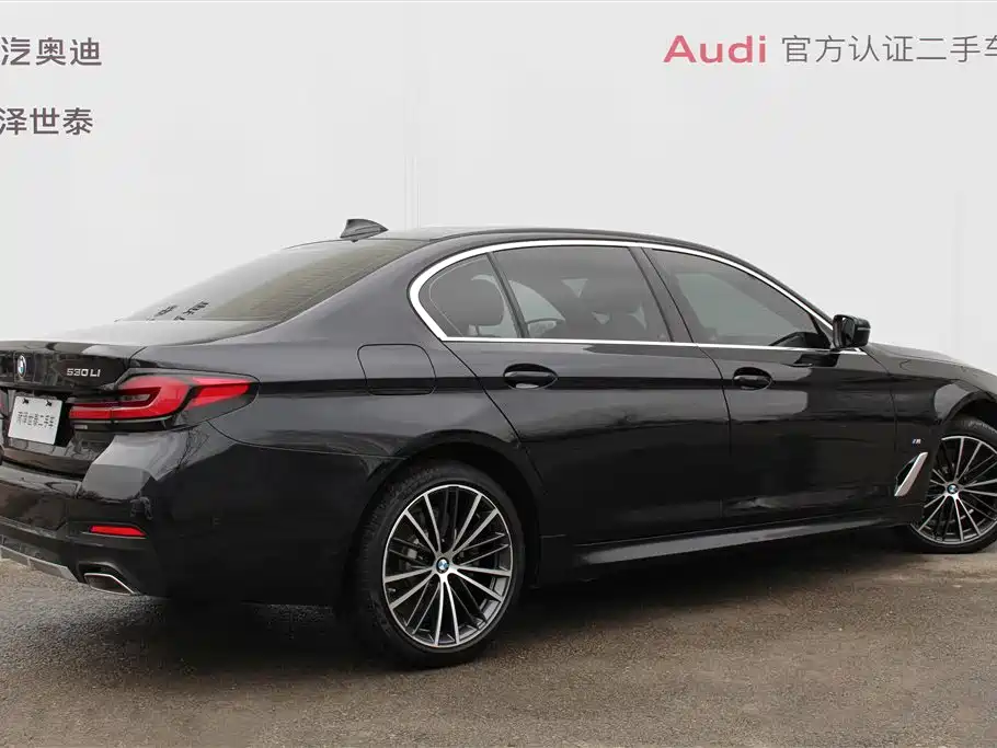 BMW 5 Series 2022 Model Second Facelift 530Li Leading M Sport Package фото 3