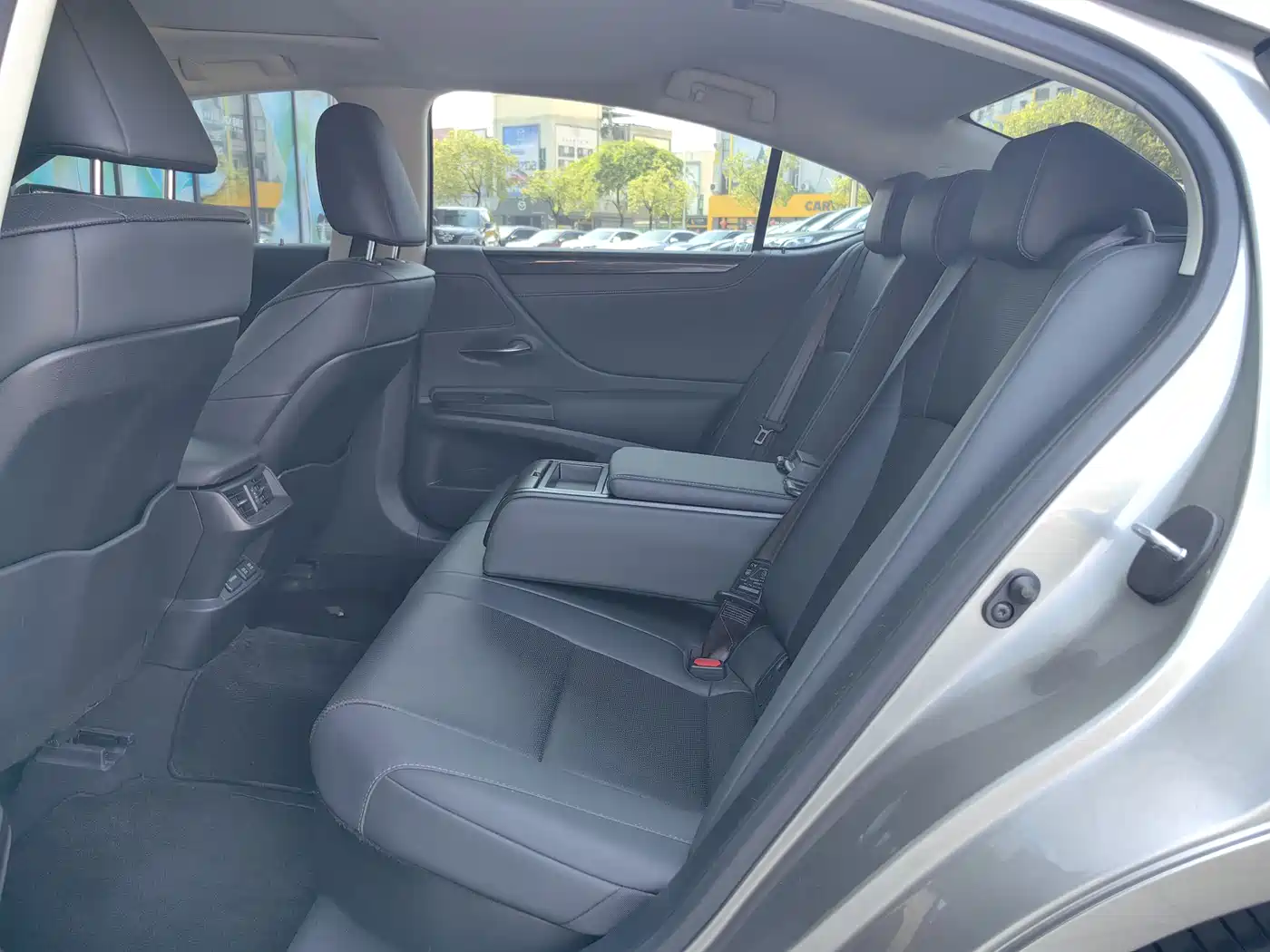 Lexus ES 2021 300h Excellence Edition фото 8