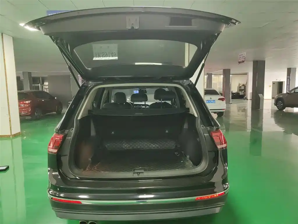 Volkswagen Tiguan L 2018 330TSI Automatic 2WD Luxury Edition фото 15