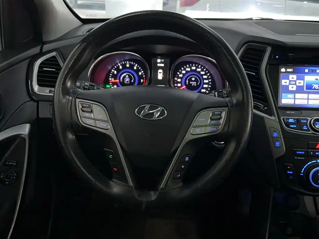 Hyundai Santa Fe 2015 2.0T Automatic 2WD Smart 5-Seater фото 4