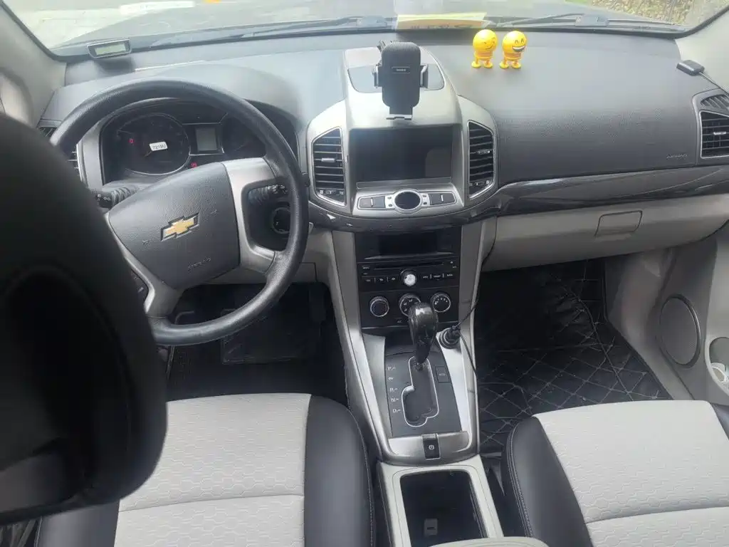 Photo 5 - Chevrolet Captiva
