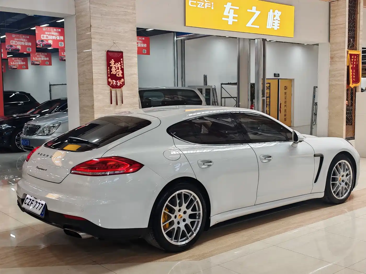 Фото 9 - Porsche Panamera