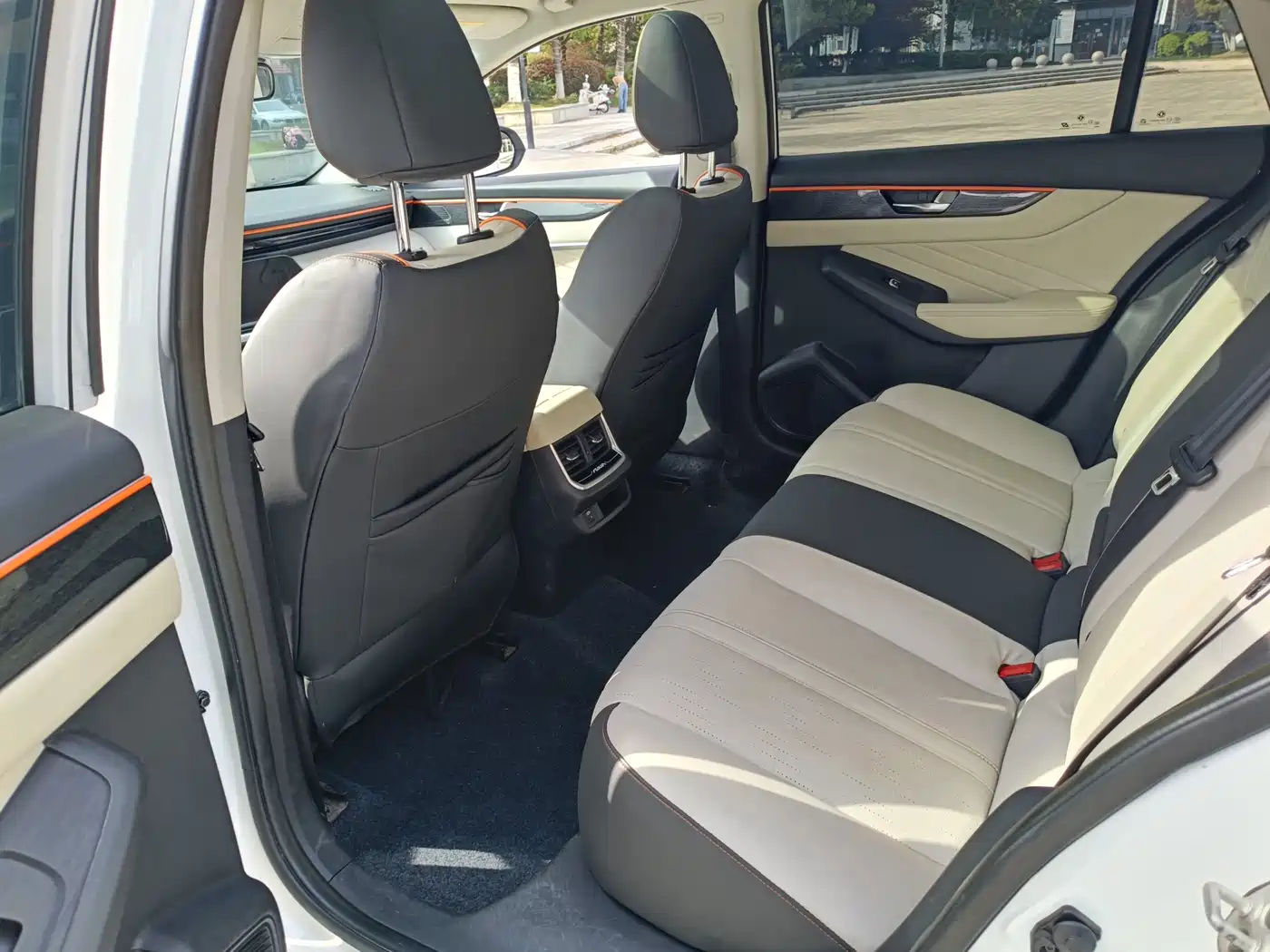 DONGFENG YI HYUN MAX