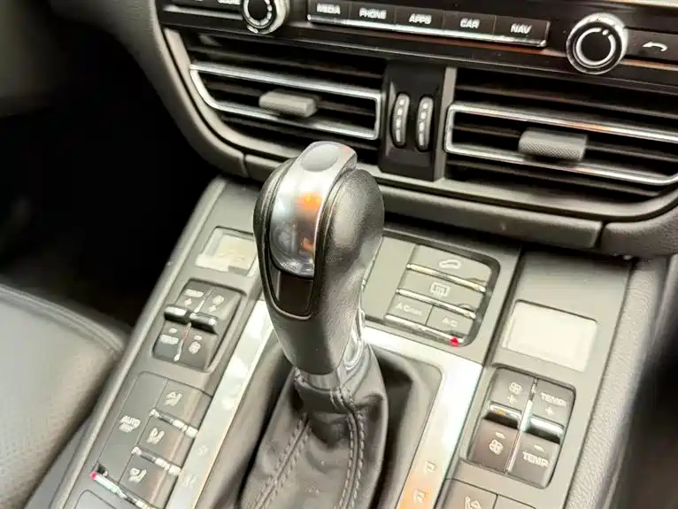 Фото 13 - Porsche Macan