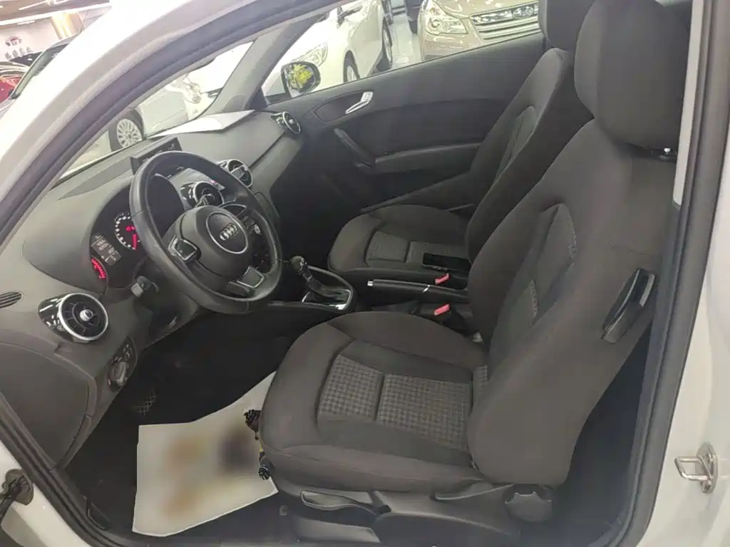 Audi A1 2015 2014 30 TFSI Fashion