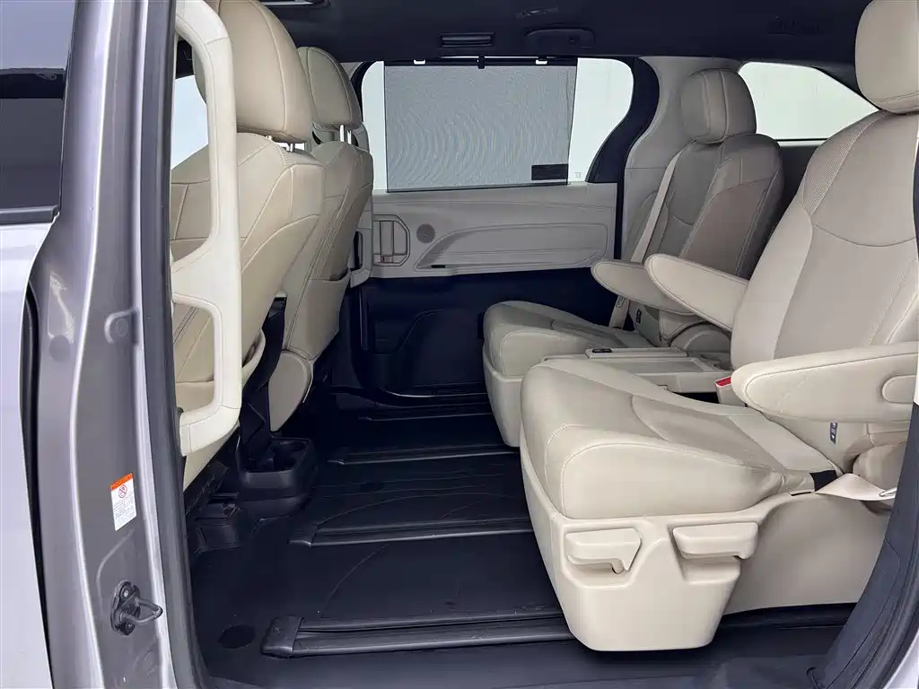 Toyota Granvia 2023 2.5L Hybrid Prestige PLUS Edition фото 20