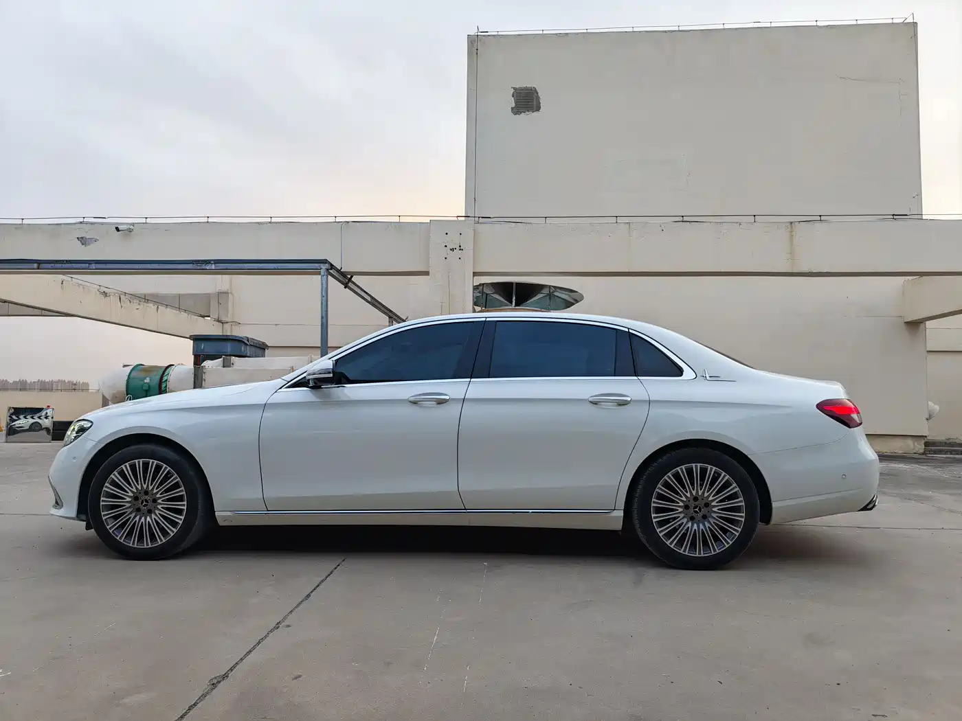 Mercedes-Benz E-Class 2021 E 300 L Luxury фото 4