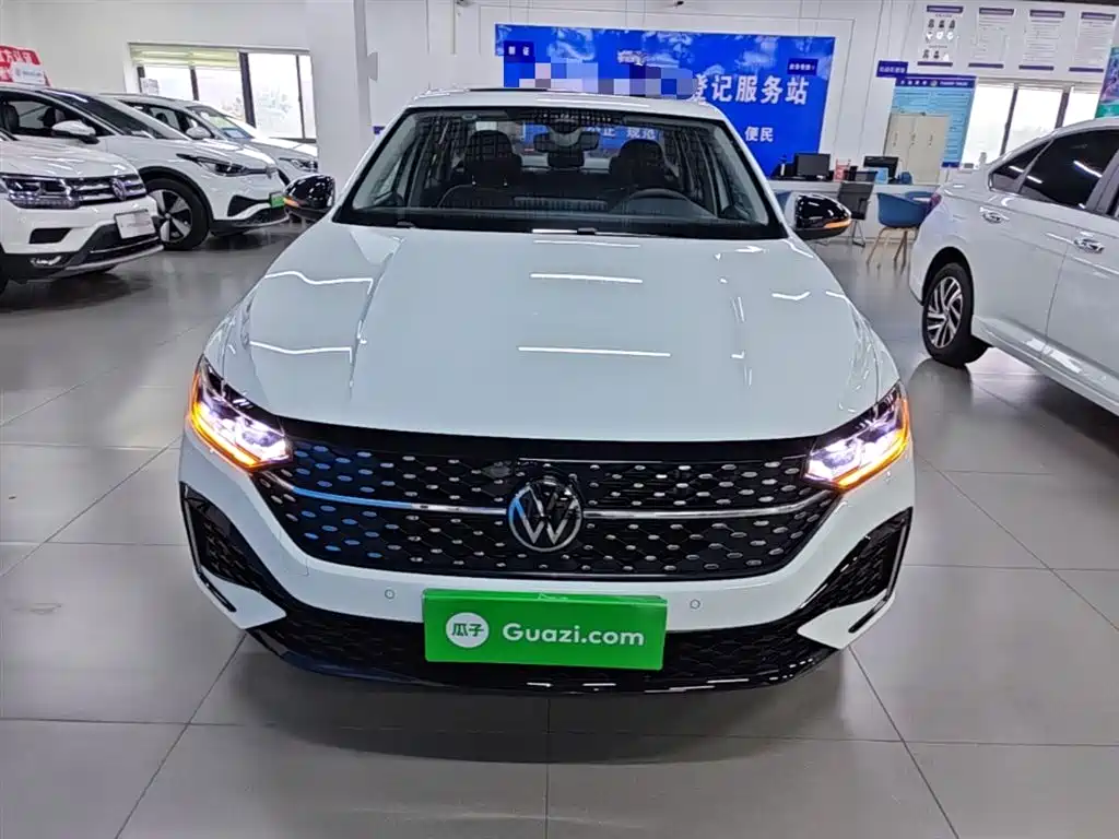 Volkswagen Lavida 2024 Model 300TSI DSG Starlight Leading Edition фото 3