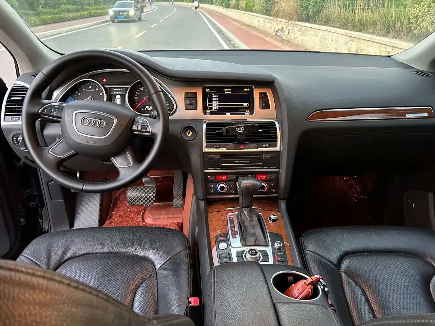 Фото 10 - Audi Q7