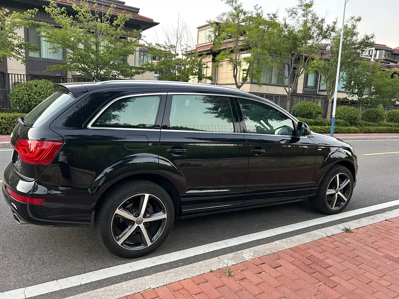 Фото 8 - Audi Q7