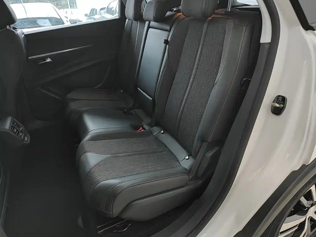 Peugeot 5008 2017 350THP 7-seat Elite Edition фото 17