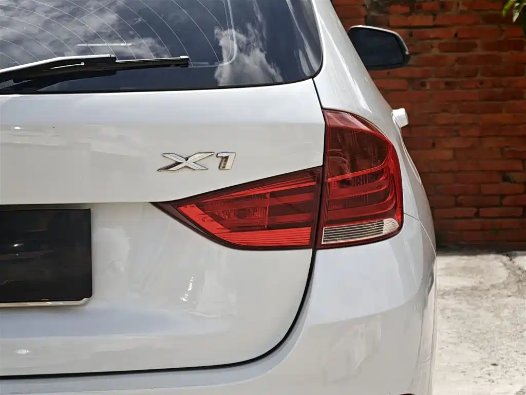 BMW X1 2015 Model sDrive18i Fashion Advanced Edition фото 23