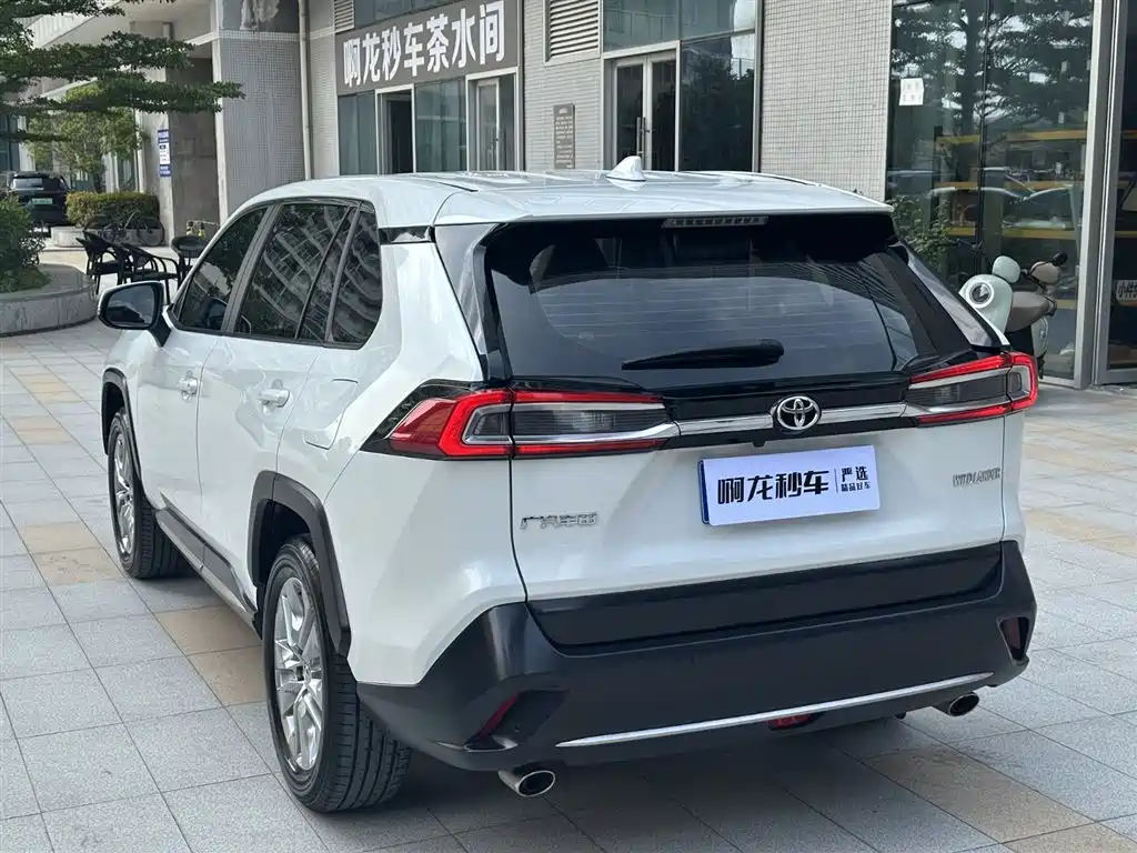 Toyota Wildlander 2022 2.0L CVT FWD Luxury PLUS Edition фото 22