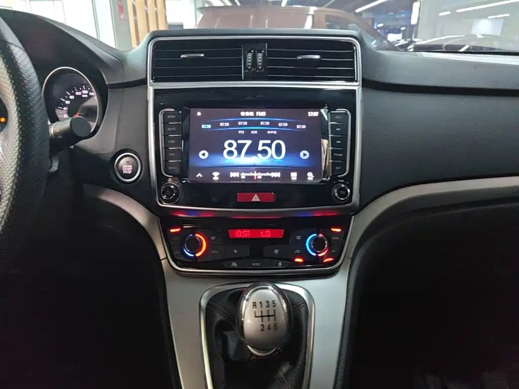 Фото 13 - Haval M6