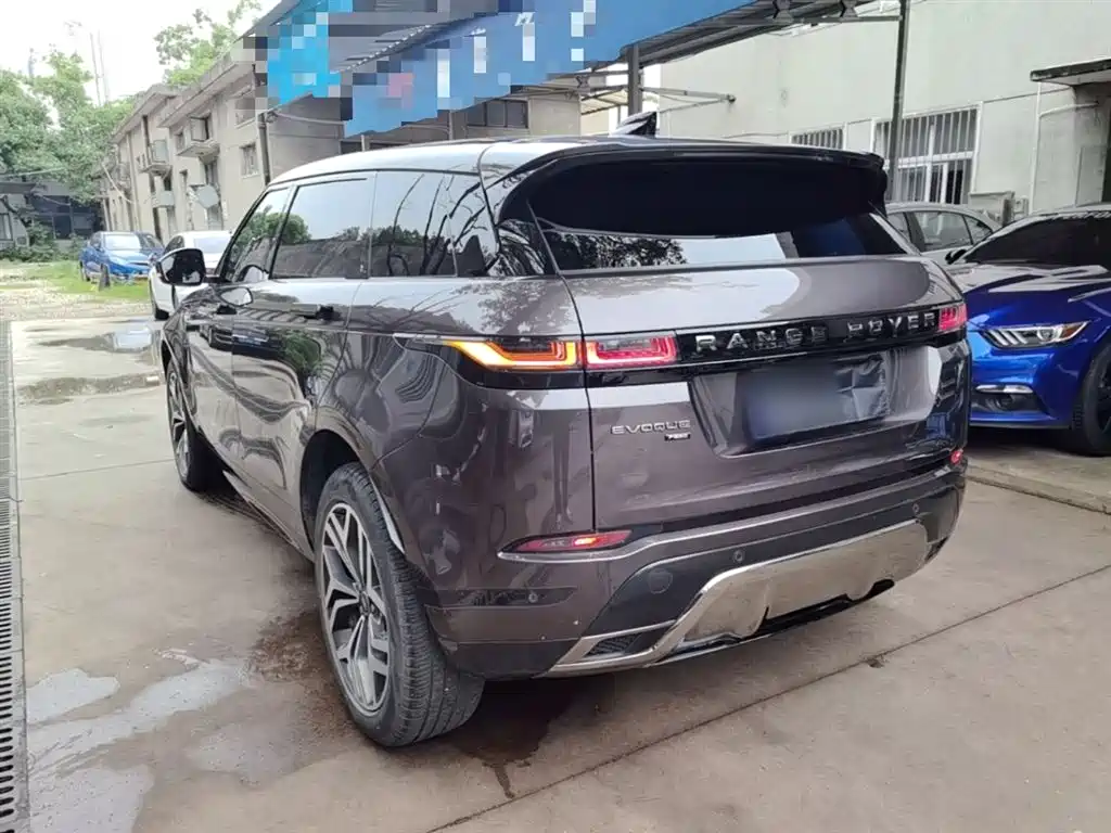 Land Rover Range Rover Evoque 2023 Range Rover Evoque L 249PS Luxury Edition фото 5