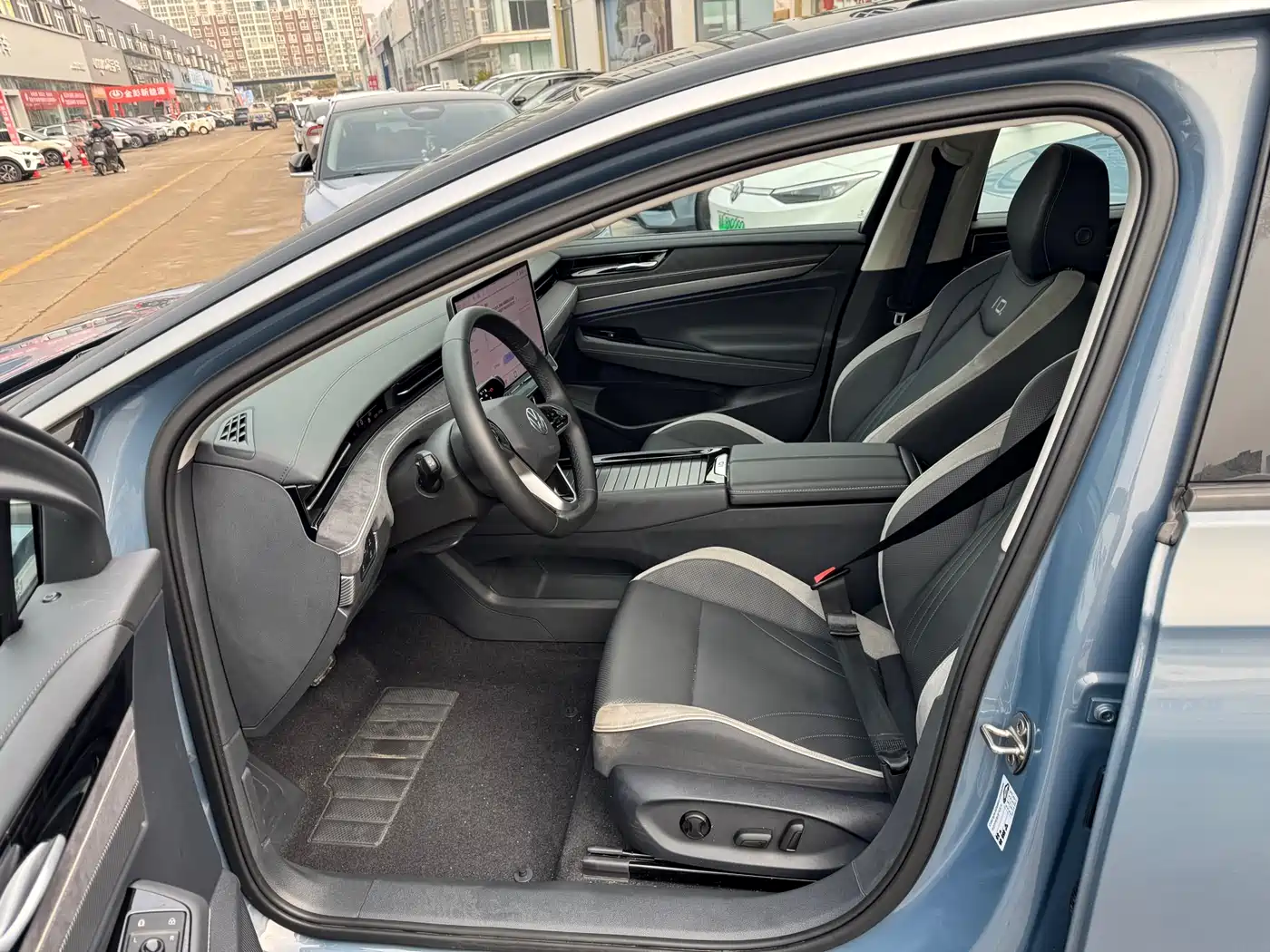 VOLKSWAGEN ID.7 VIZZION