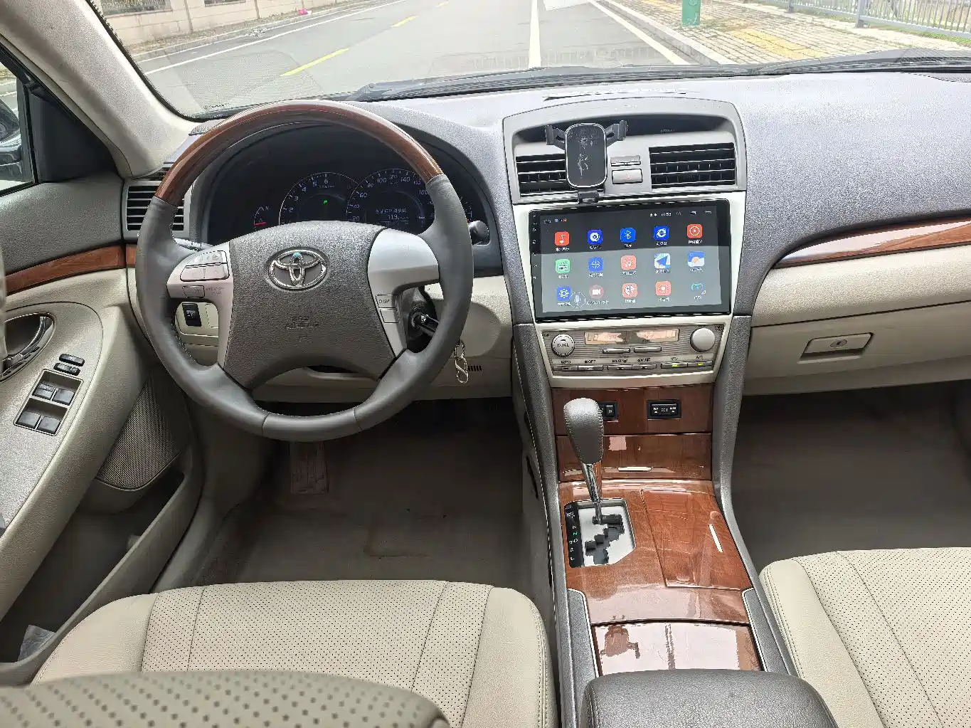 Toyota Camry 2013 200G Classic Luxury Edition фото 10