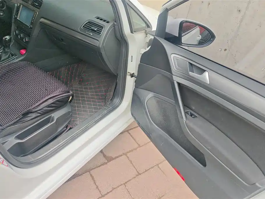 Volkswagen Golf 2015 1.6L Automatic Fashion фото 7