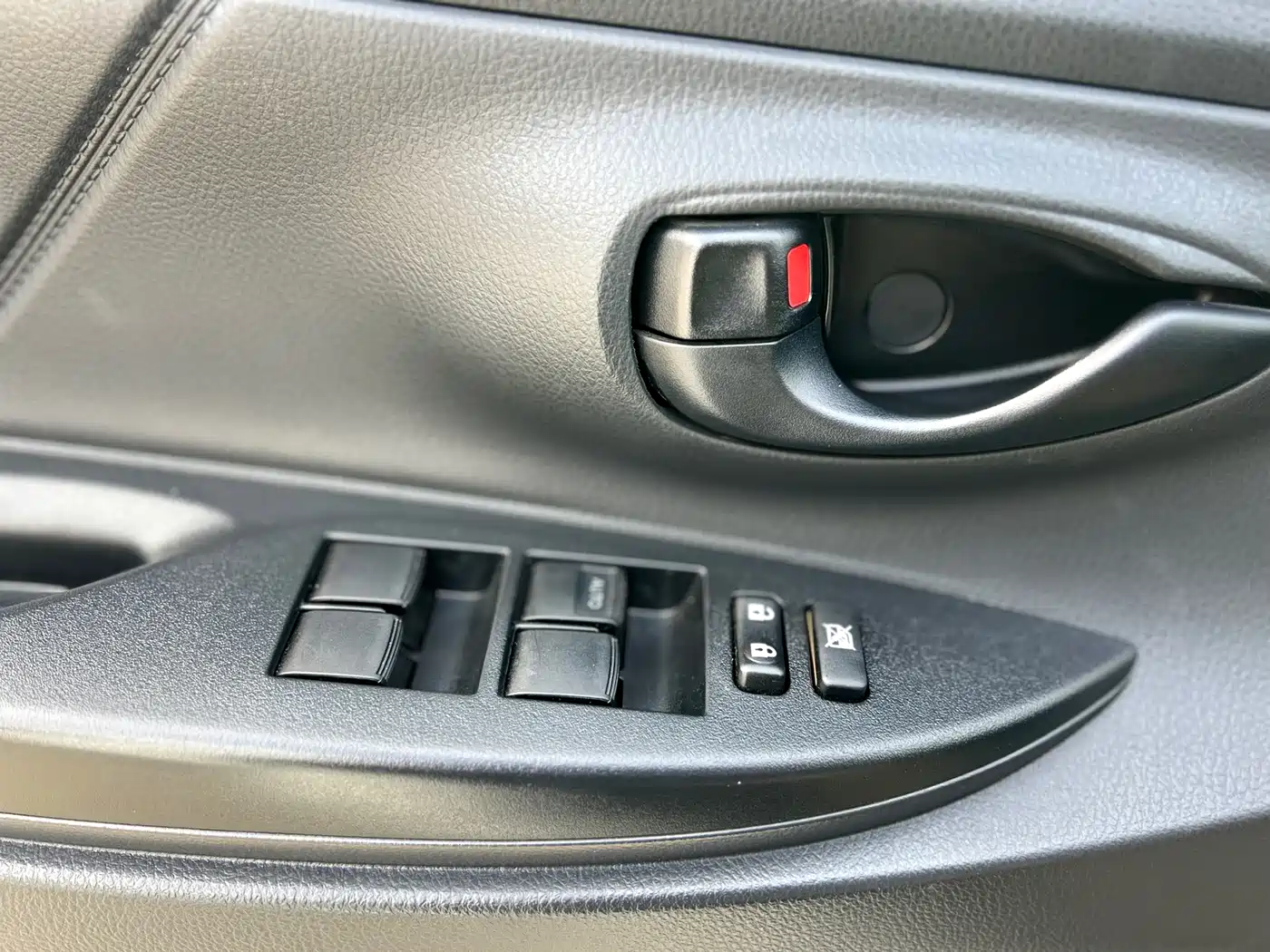 Toyota YARiS L Zhi Xuan 2020 Zhi Xuan X 1.5L CVT Leading фото 32